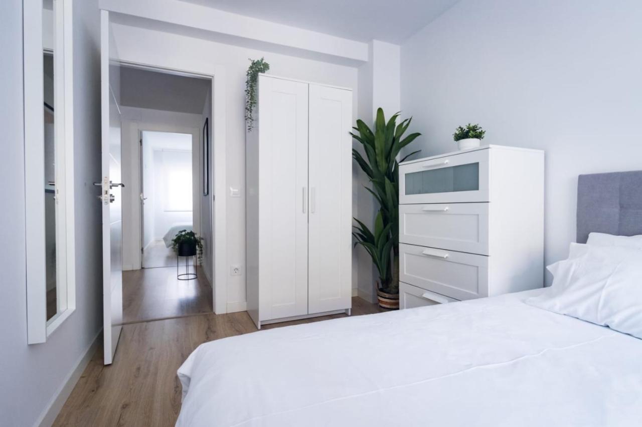 Lujoso Apartamento Entre 2 Playas Con Garaje, Wifi Gijón Exterior foto